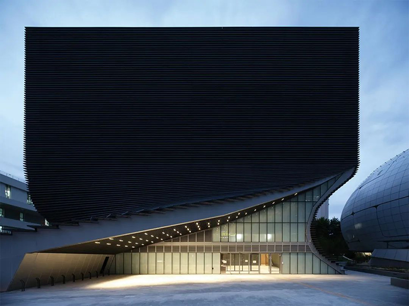 首爾新地標：攝影藝術博物館 / Jadric Architektur